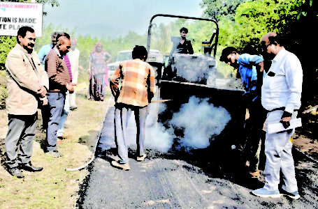 एक टन वेस्ट प्लास्टिक से बनेगी एक किलोमीटर सड़क |