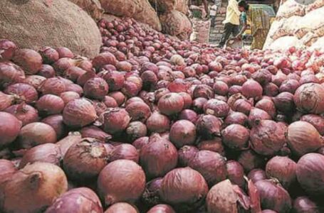 जमाखोरी, मुनाफाखोरी अधिनियम लागू ,नहीं कर सकेंगे अब थोक कारोबारी 10-10 क्विंटल से ज्यादा आलू प्याज स्टोर