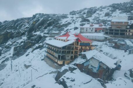 चौथे हिमपात के बाद क्षेत्रों में शीतलहर का प्रकोप,14 अप्रैल तक बंद रहेंगे मंदिर के कपाट