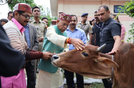 राज्यपाल ने वन समृद्धि-जन समृद्धि’’ आम्बवाला-सैनवाला स्वयं सहायता समूह की महिला सदस्यों से किया संवाद