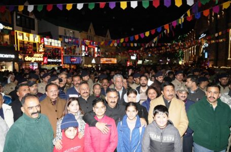 मुख्यमंत्री ने नव वर्ष की पूर्व संध्या पर मालरोड का भ्रमण किया