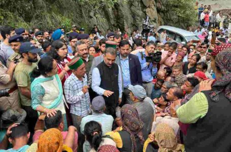 प्रभावितों को फौरी राहत के रूप में 50 हजार और किराए पर मकान के लिए 5000 रुपये की घोषणा